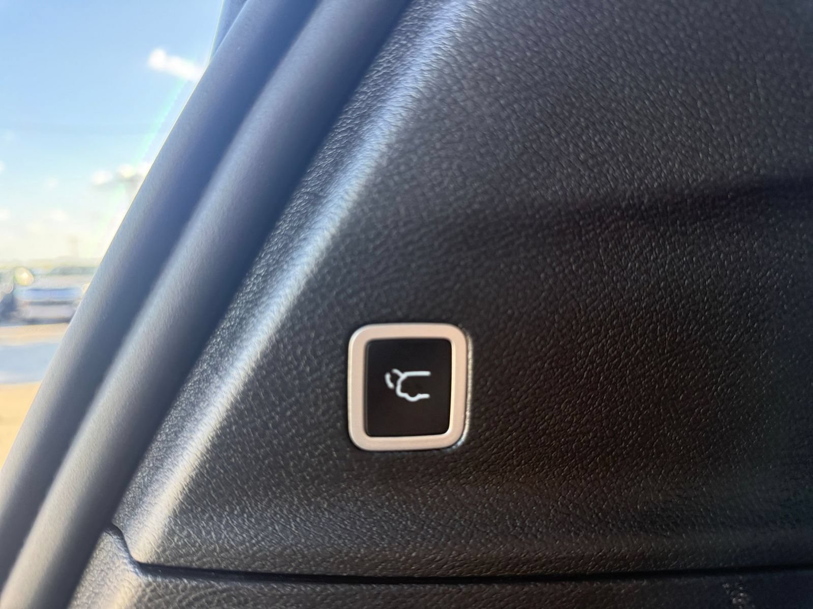 Used 2025 Chrysler Pacifica Select FWD image 22