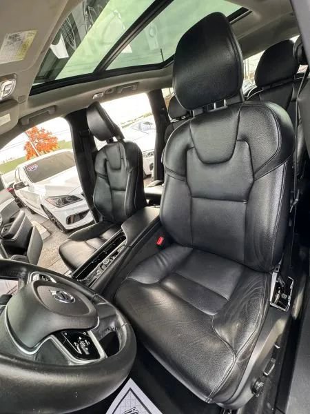 Used 2017 Volvo XC90 T6 Momentum w/ Vision Package image 18