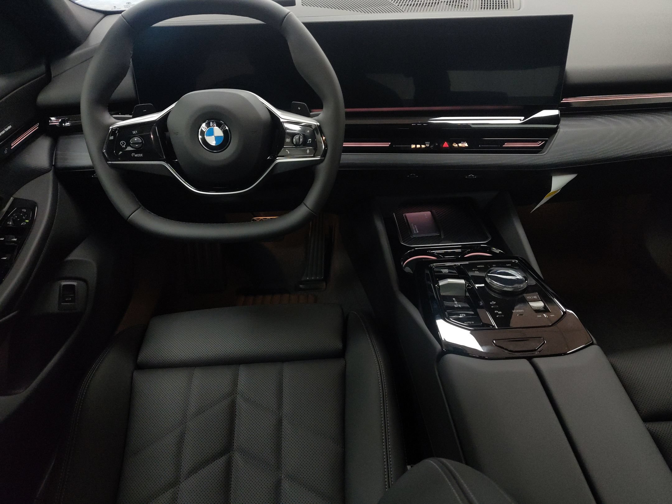 Used 2026 BMW 530i xDrive AWD/4WD image 16