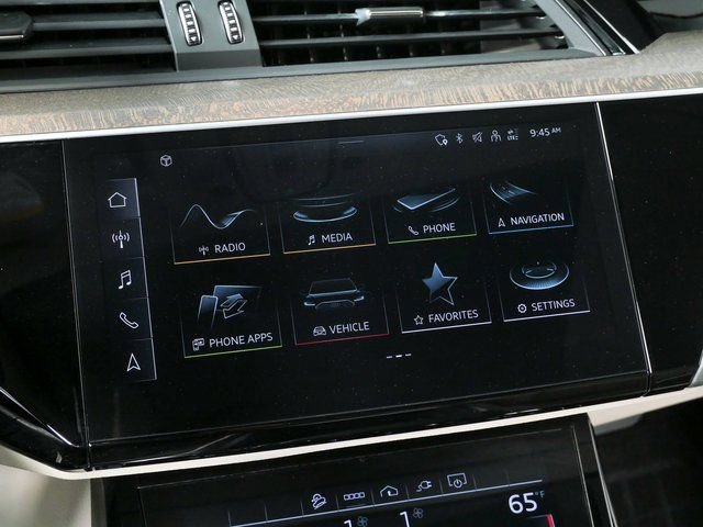 Used 2023 Audi e-tron Premium Plus w/ Premium Plus Package image 14