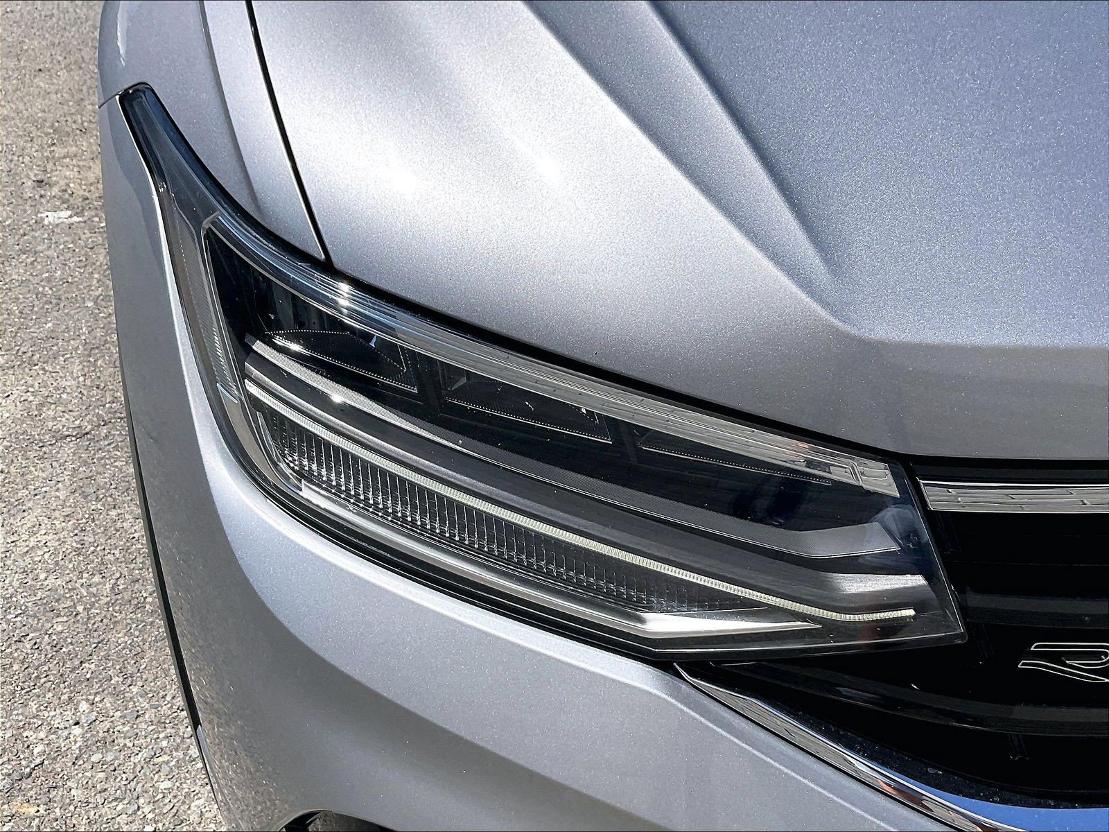 Certified 2023 Volkswagen Tiguan SE R-Line AWD/4WD image 27