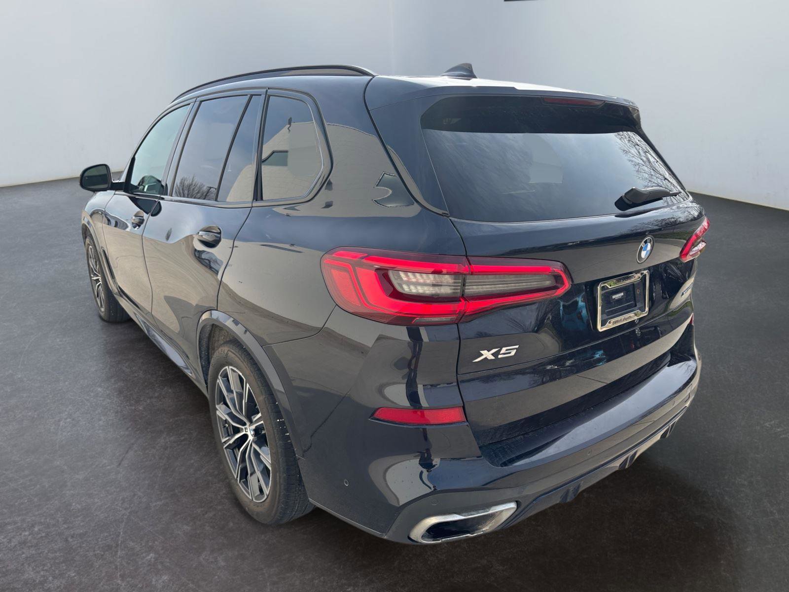 Used 2019 BMW X5 xDrive40i w/ M Sport Package image 17