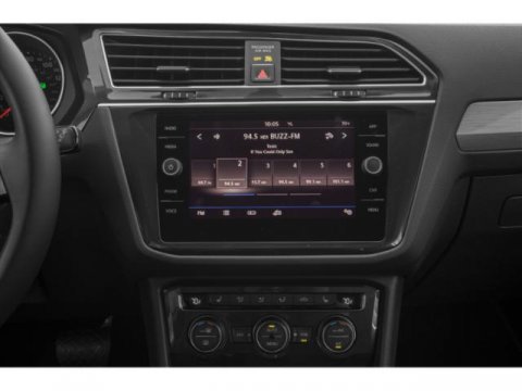 Certified 2020 Volkswagen Tiguan SE image 13