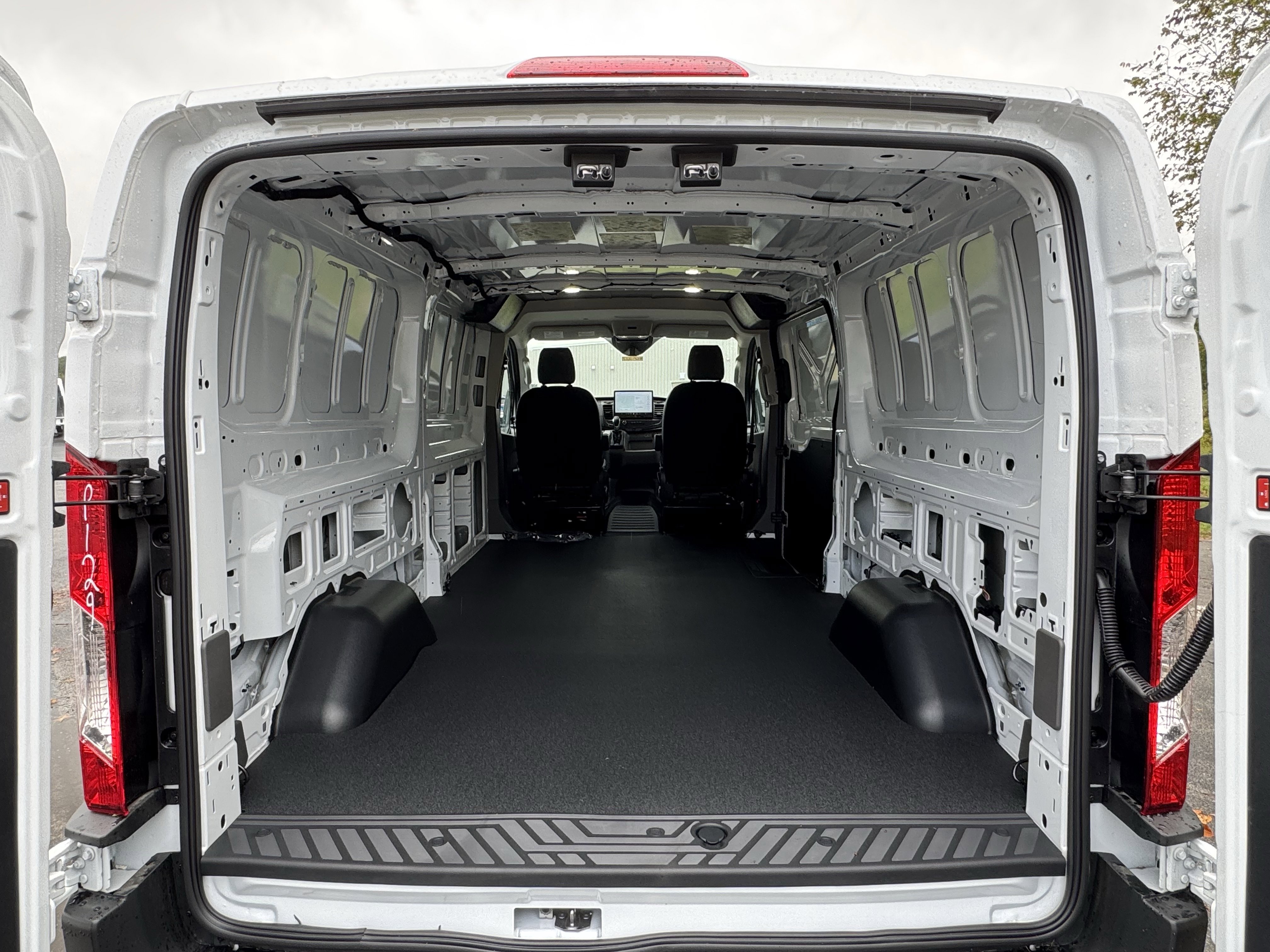 New 2025 Ford Transit 250 Low Roof image 21