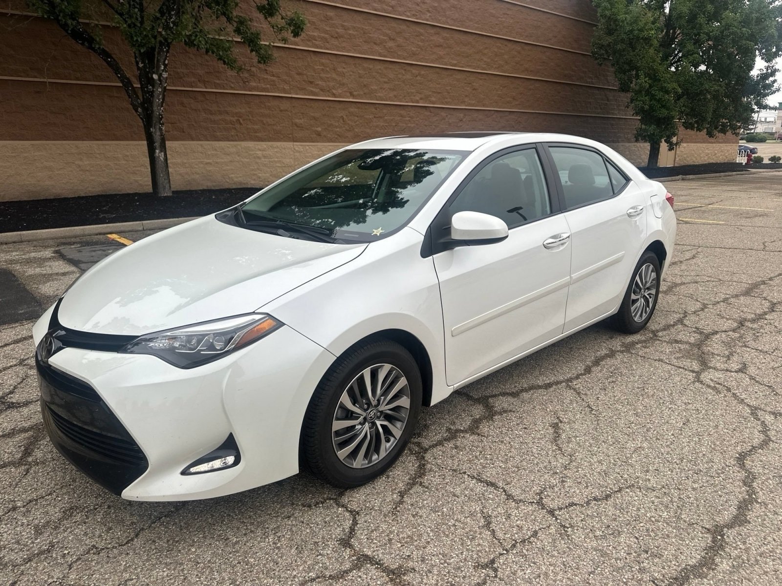 Used 2017 Toyota Corolla XLE w/ Body Protection Package FWD image 8