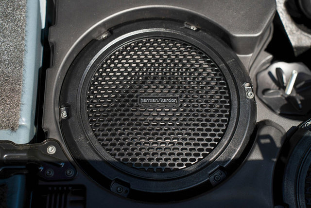 Used 2013 Dodge Challenger SRT8 w/ Harman Kardon Audio Group RWD image 32