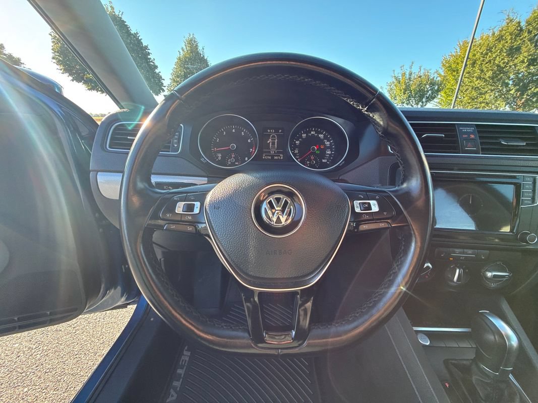 Used 2017 Volkswagen Jetta SE FWD image 19
