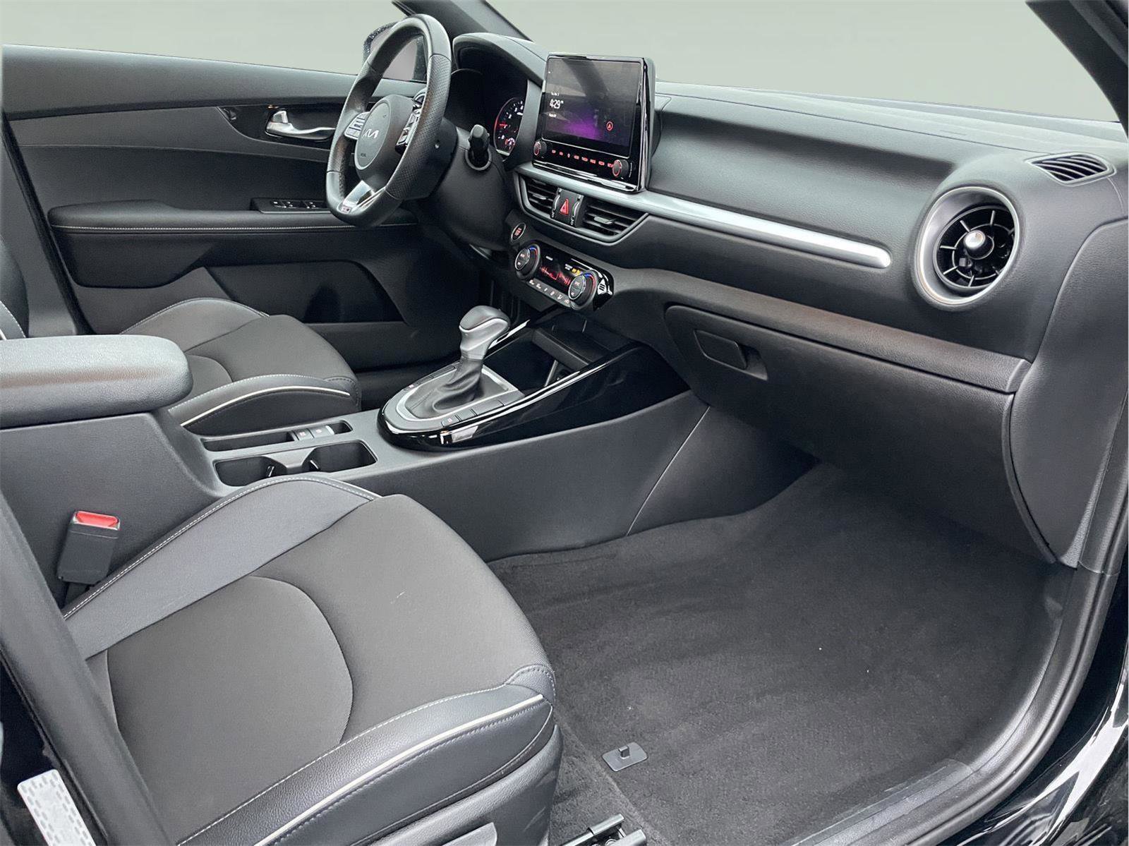 Used 2023 Kia Forte GT-Line w/ GT-Line Technology Package image 19