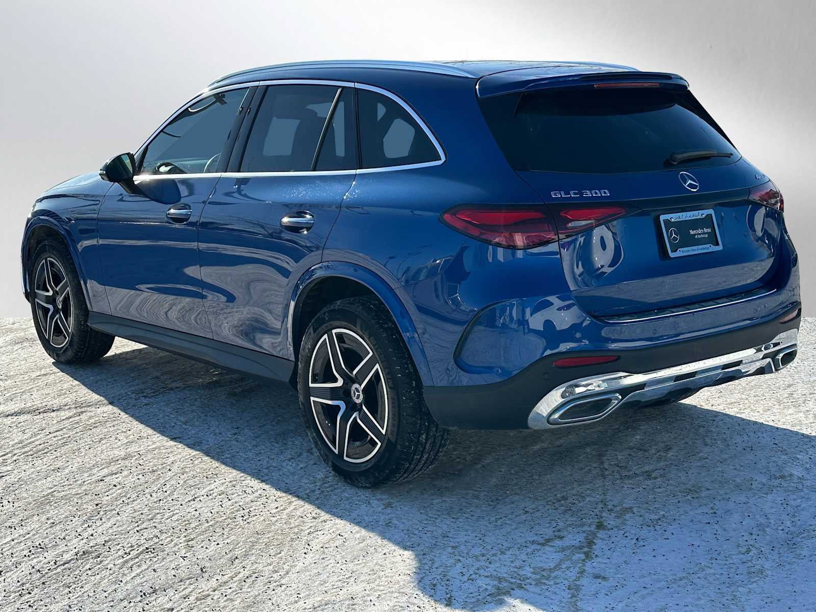 Used 2025 Mercedes-Benz GLC 300 4MATIC image 6