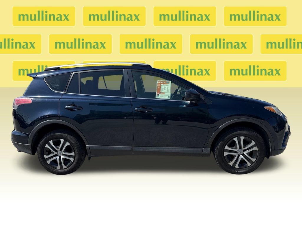 Used 2018 Toyota RAV4 LE FWD image 2