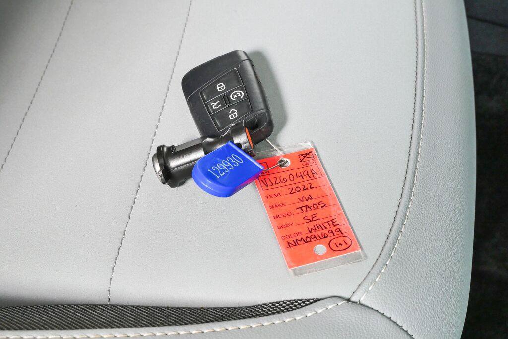 Certified 2022 Volkswagen Taos SE FWD image 36