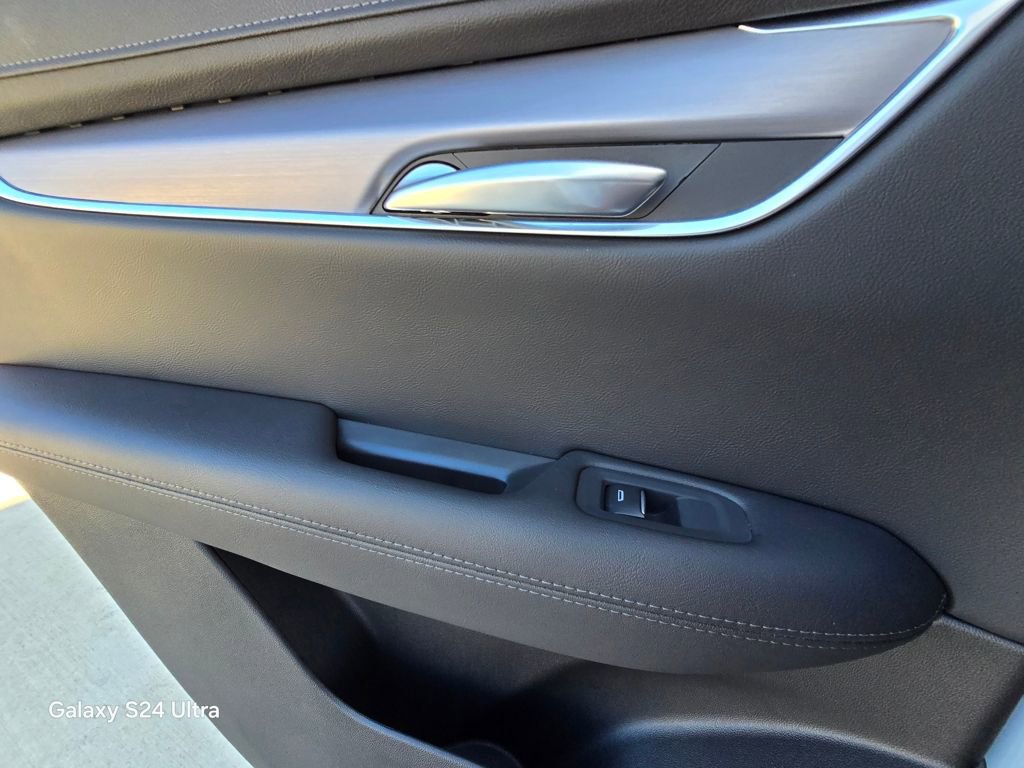 New 2026 Cadillac XT5 Luxury w/ LPO, Bronce Accent Package image 19