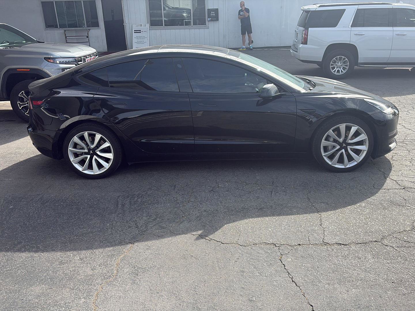 Used 2020 Tesla Model 3 Standard Range RWD image 5