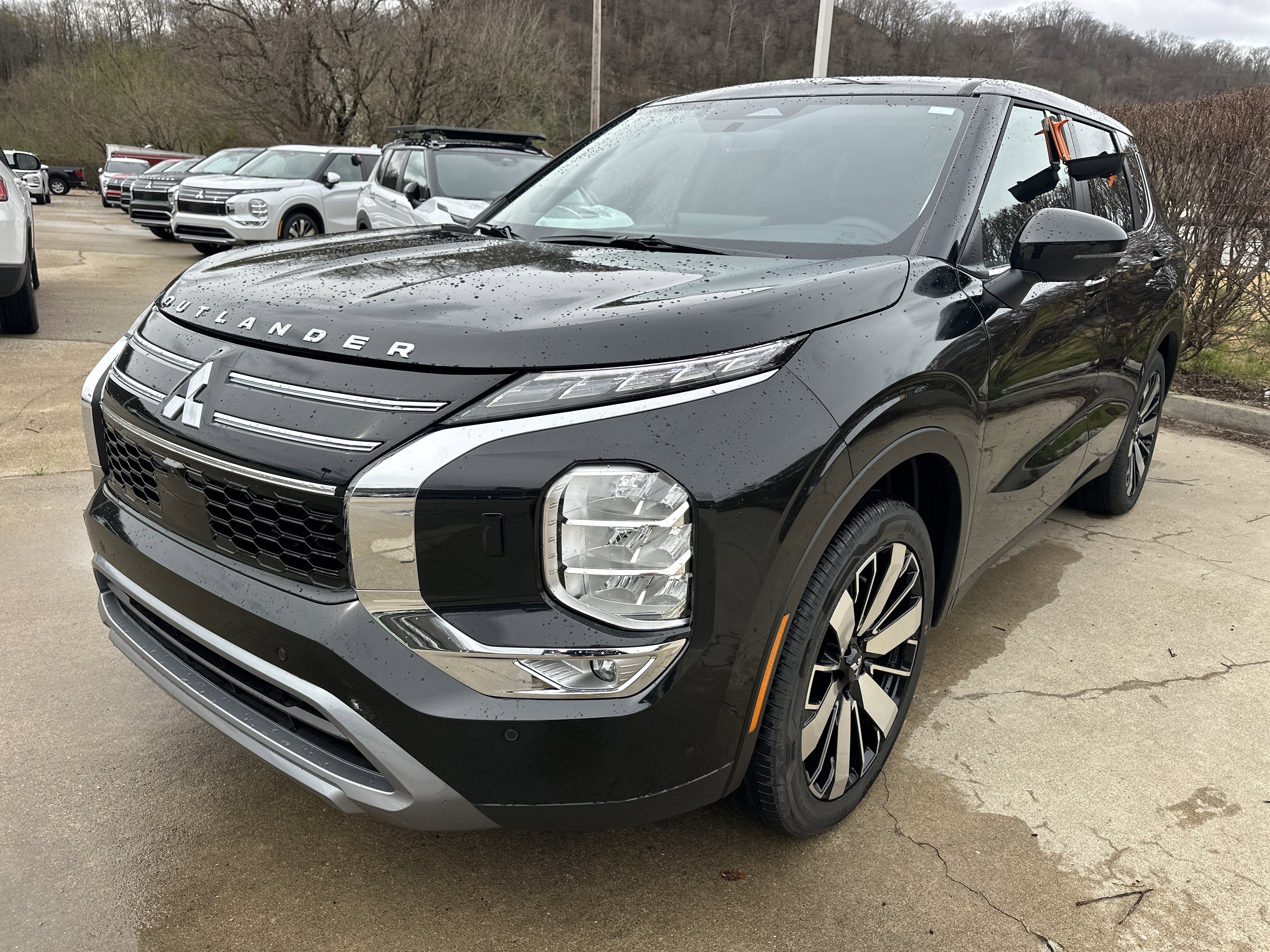 New 2026 Mitsubishi Outlander SE image 6