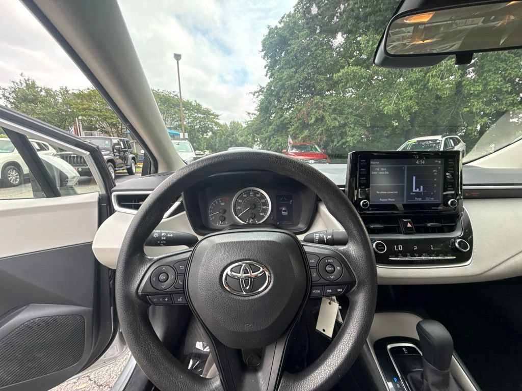 Used 2022 Toyota Corolla LE w/ Carpet Mat Package (TMS) FWD image 17