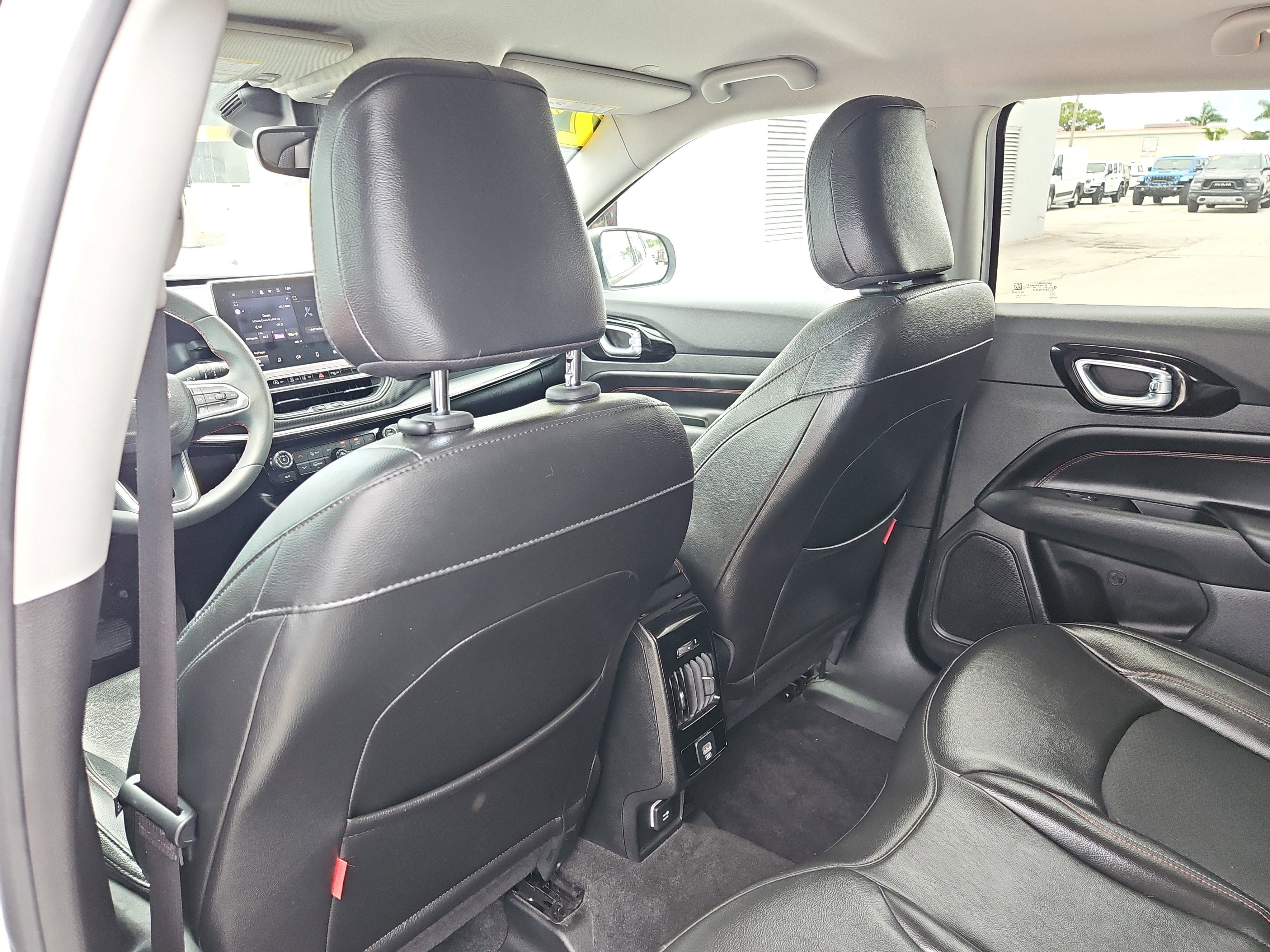 Used 2022 Jeep Compass Trailhawk image 10