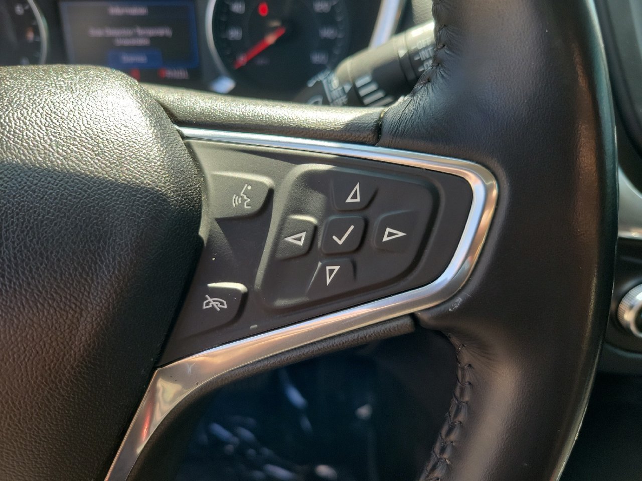 Used 2019 Chevrolet Equinox LT FWD image 20