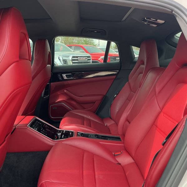 Used 2022 Porsche Panamera 4 image 8