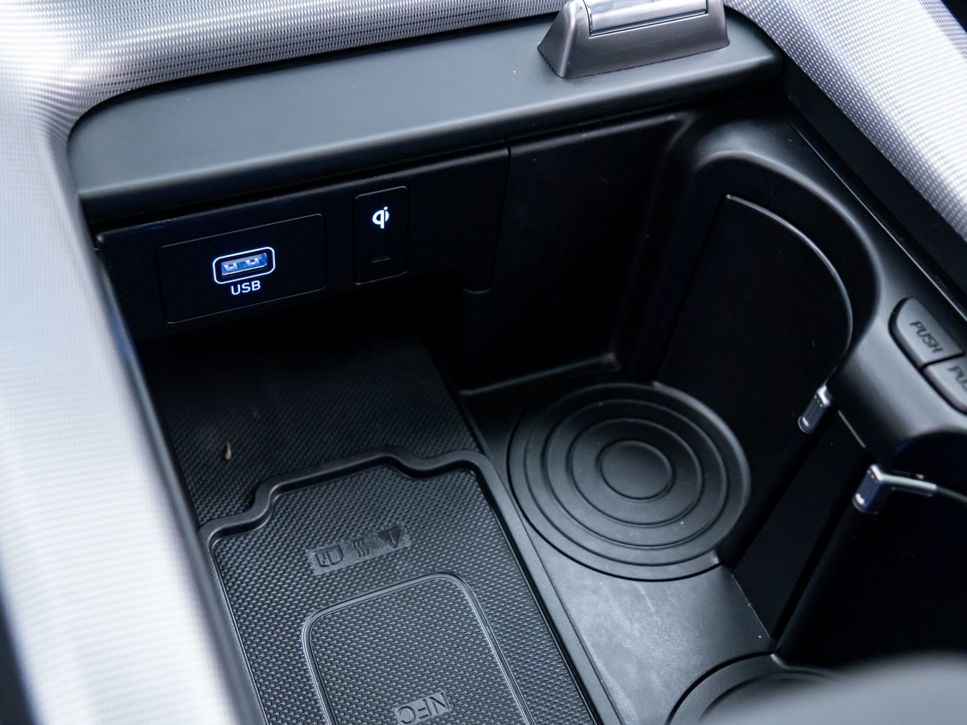 Used 2023 Hyundai Palisade Calligraphy image 32