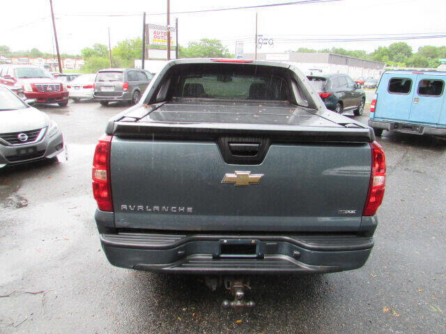 Used 2008 Chevrolet Avalanche LS image 6