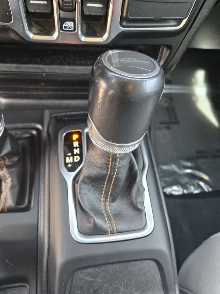 Used 2023 Jeep Gladiator Overland AWD/4WD image 14