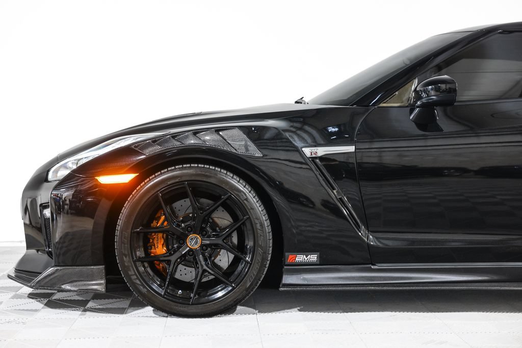 Used 2017 Nissan GT-R Premium AWD/4WD image 18