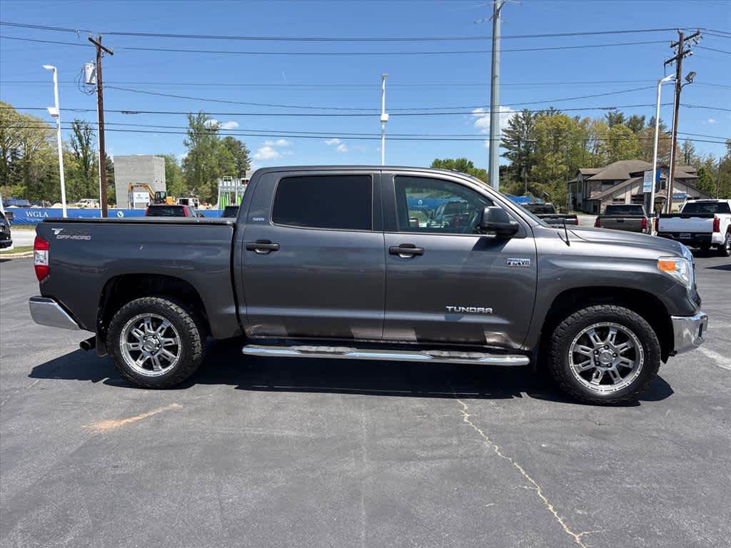 Used 2017 Toyota Tundra SR5 AWD/4WD video 2