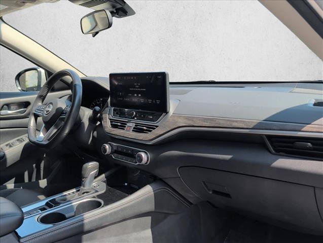 Used 2024 Nissan Altima 2.5 SV w/ SV Premium Package FWD image 28