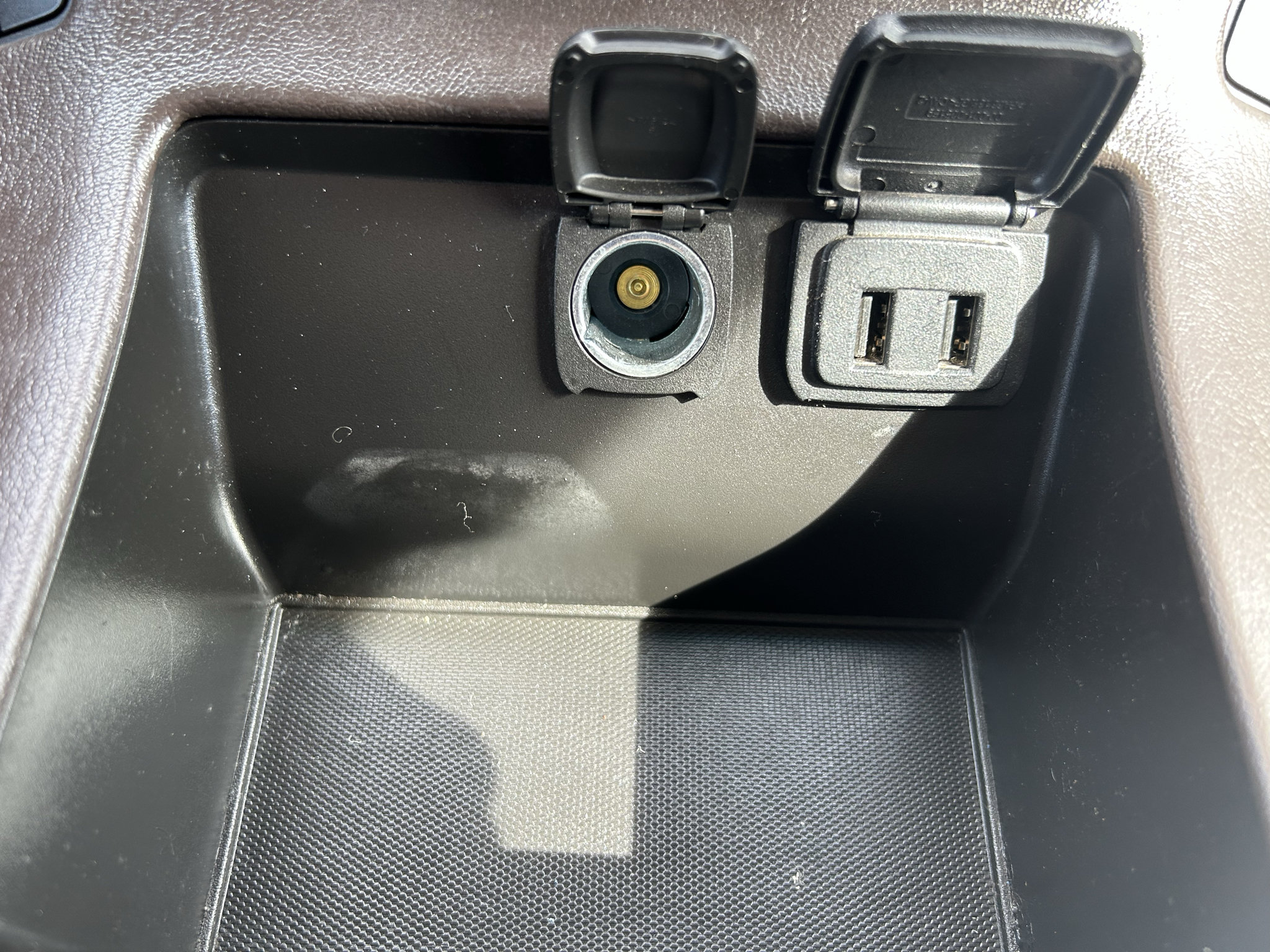 Used 2019 Chevrolet Suburban LT RWD image 12