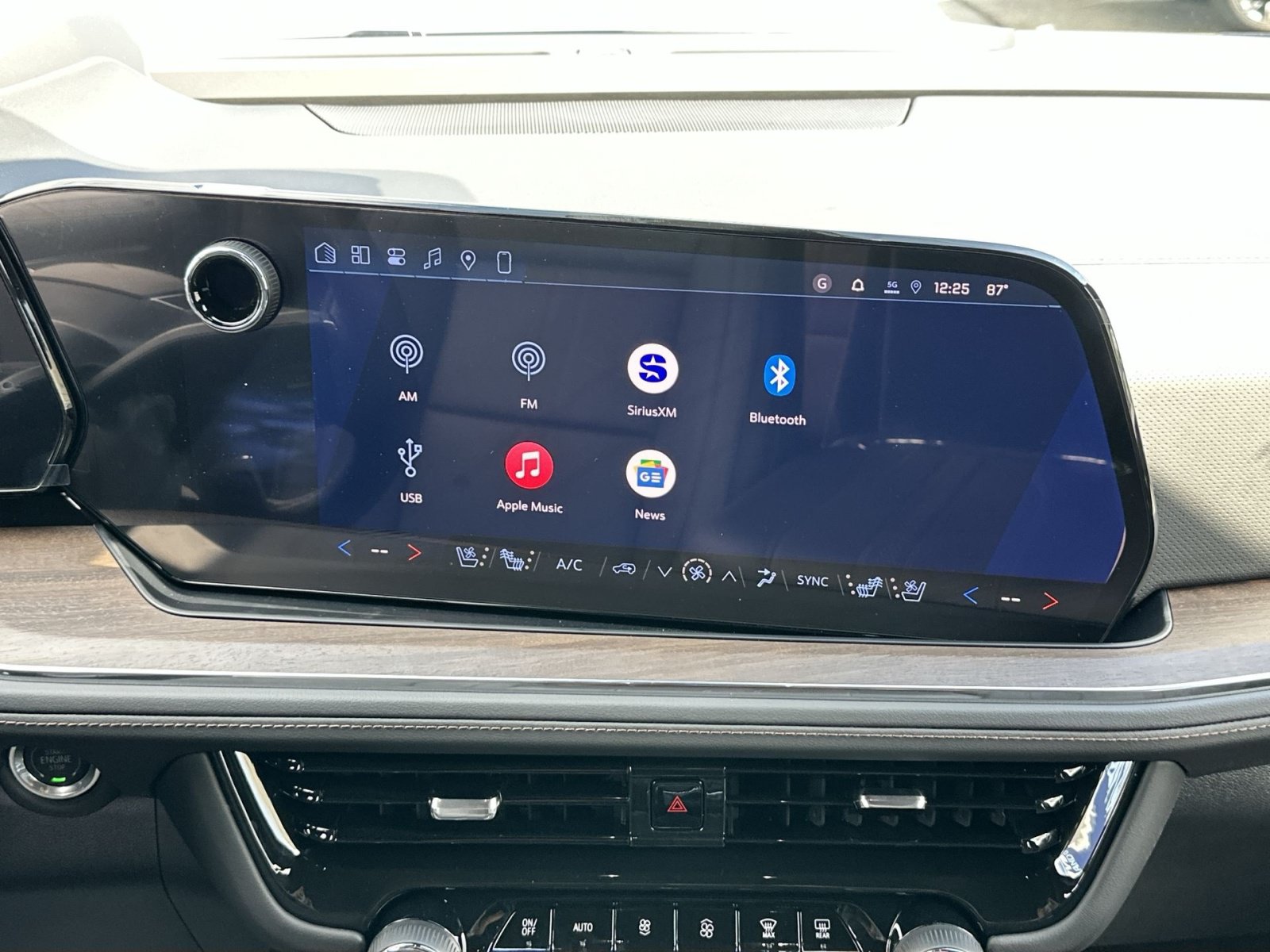 New 2026 Chevrolet Suburban High Country AWD/4WD image 18