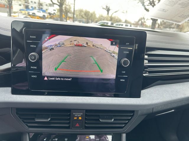 Used 2025 Volkswagen Jetta SE image 18