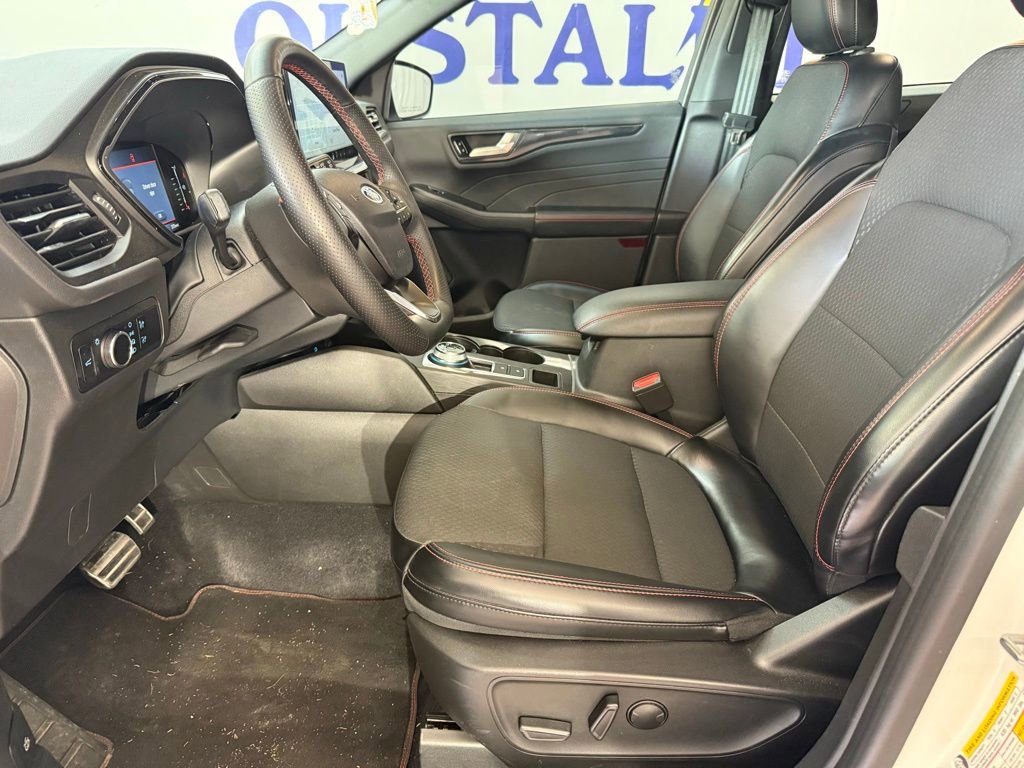 Used 2023 Ford Escape ST-Line w/ Tech Pack #1 FWD image 11
