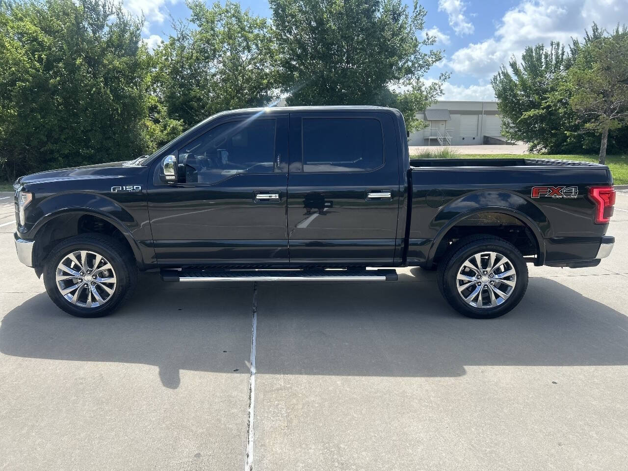 Used 2015 Ford F150 Lariat w/ Equipment Group 502A Luxury AWD/4WD image 9