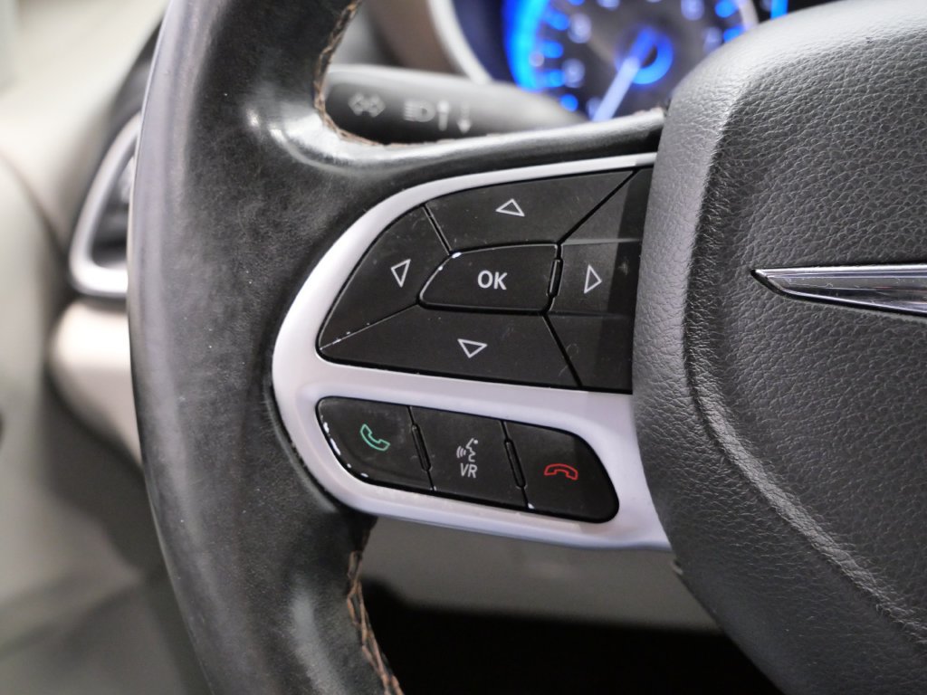 Certified 2017 Chrysler Pacifica Touring-L FWD image 22