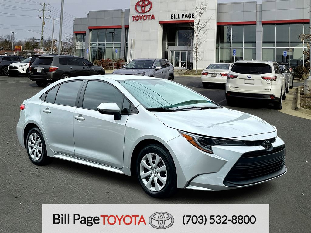 Used 2024 Toyota Corolla LE FWD image 1