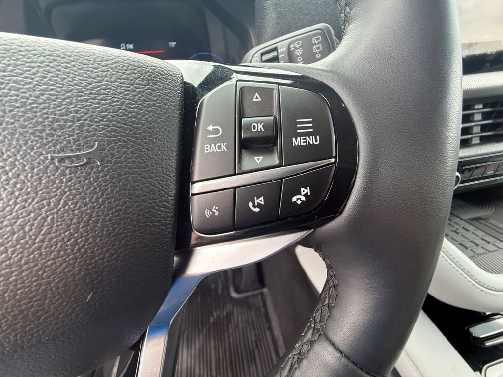 Used 2025 Ford Explorer Platinum w/ LUX Leather Package AWD/4WD image 17