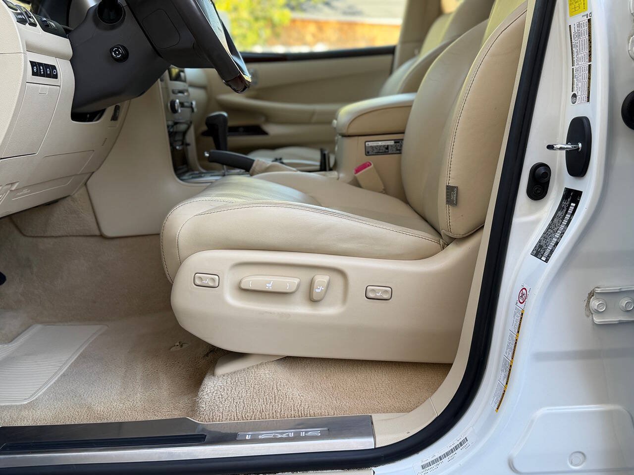 Used 2013 Lexus LX 570 4WD w/ Luxury Pkg image 72