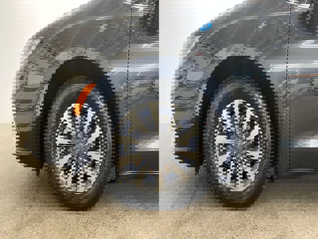 Used 2024 Chrysler Pacifica Select image 12