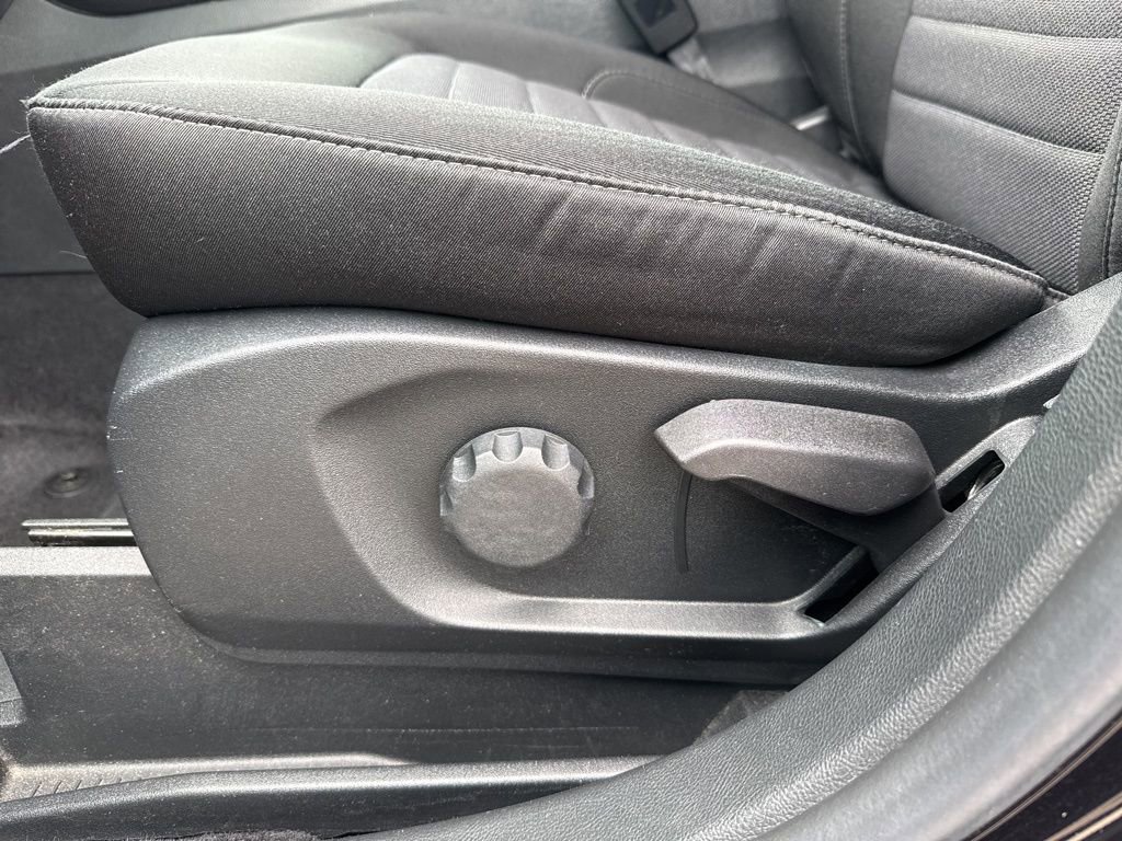 Used 2021 Ford Edge SE image 26