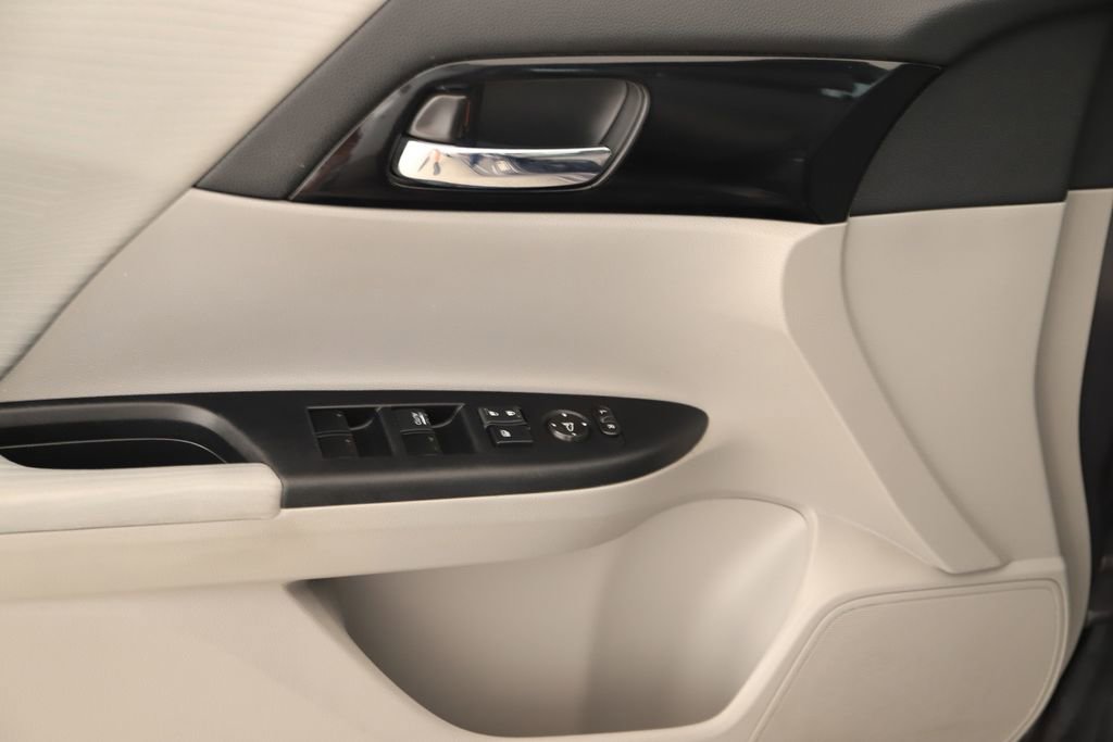 Used 2016 Honda Accord LX image 23