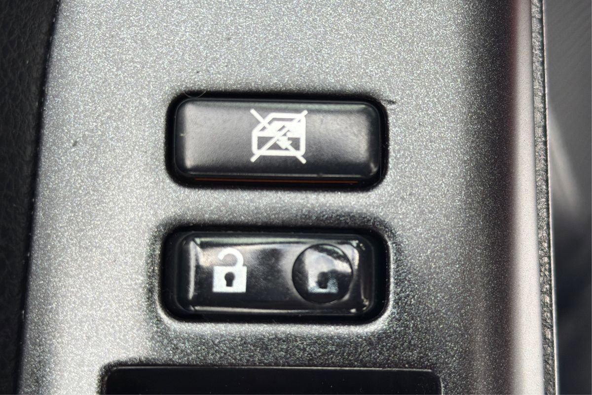 Used 2018 Toyota RAV4 LE w/ All Weather Liner Package image 34