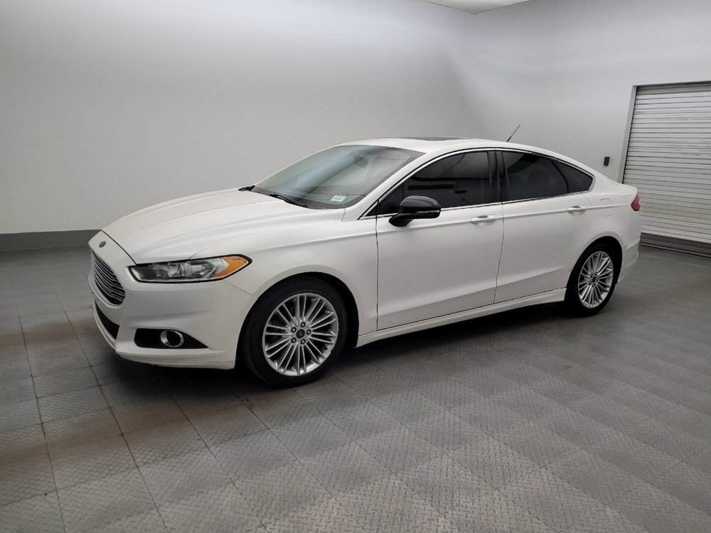 Used 2016 Ford Fusion SE w/ Equipment Group 202A FWD image 2