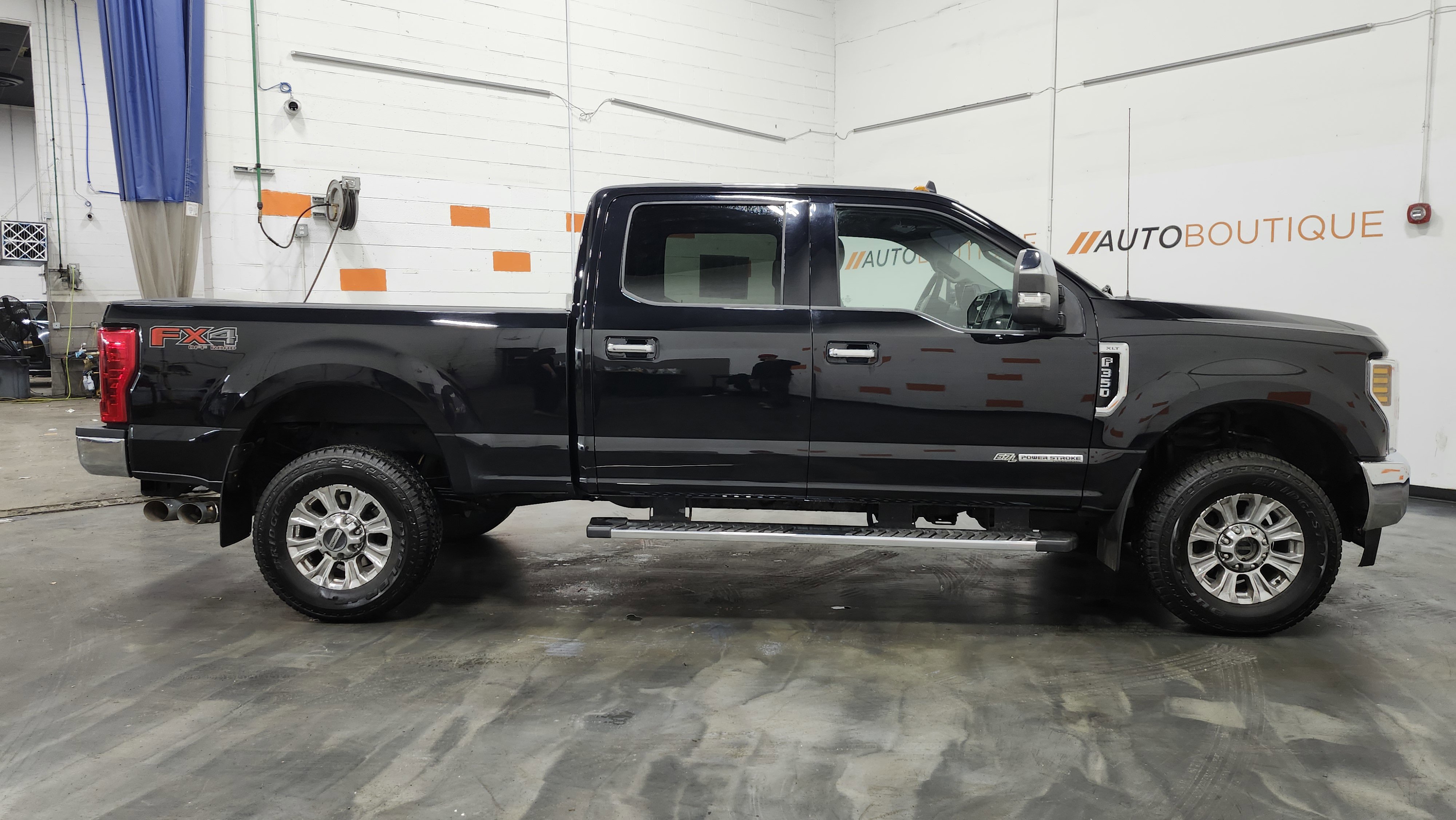 Used 2019 Ford F350 XLT w/ XLT Premium Package image 19