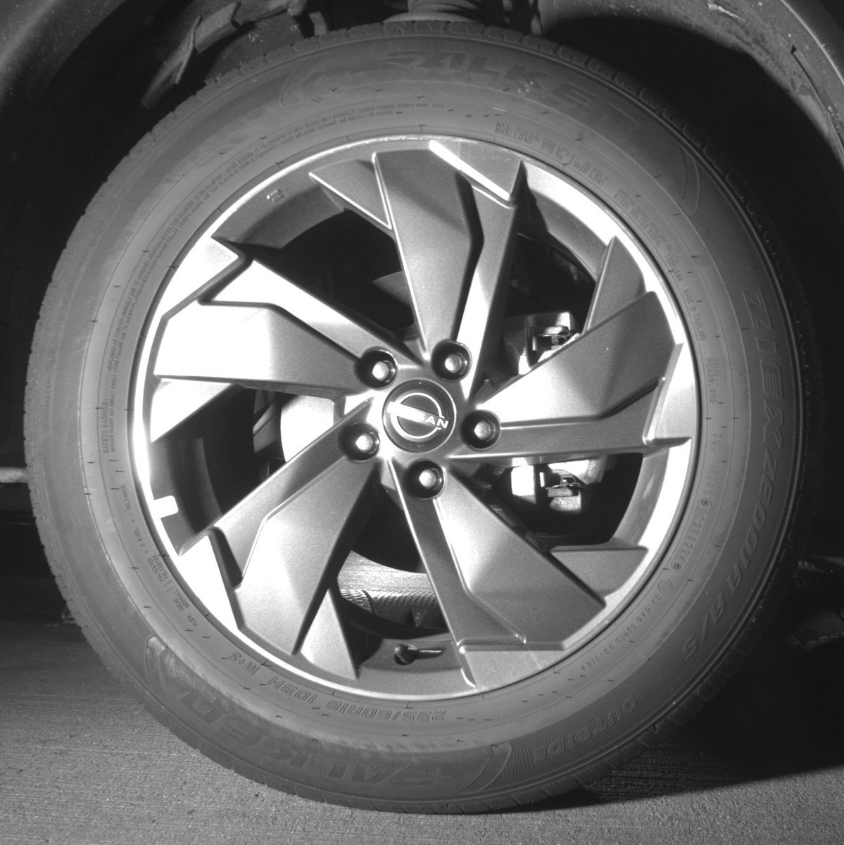 Used 2025 Nissan Rogue SV image 13