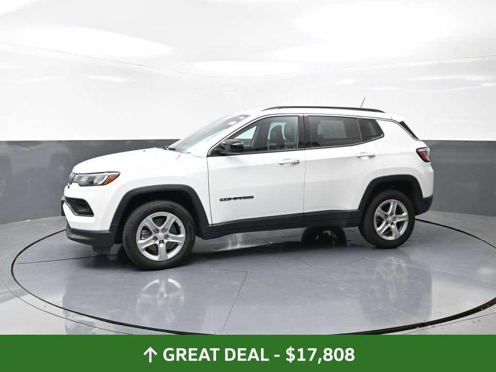 Used 2023 Jeep Compass Latitude image 10