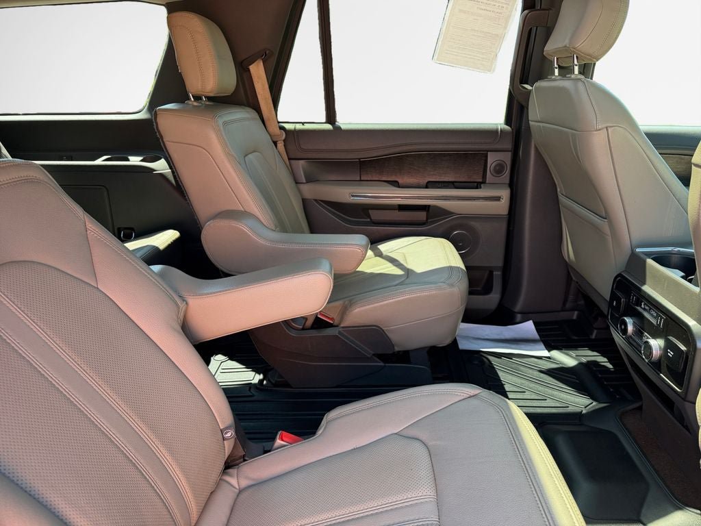 Used 2019 Ford Expedition Limited w/ Equipment Group 302A AWD/4WD image 29