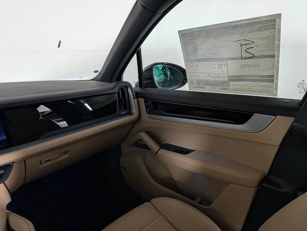 New 2026 Porsche Cayenne S AWD/4WD image 22