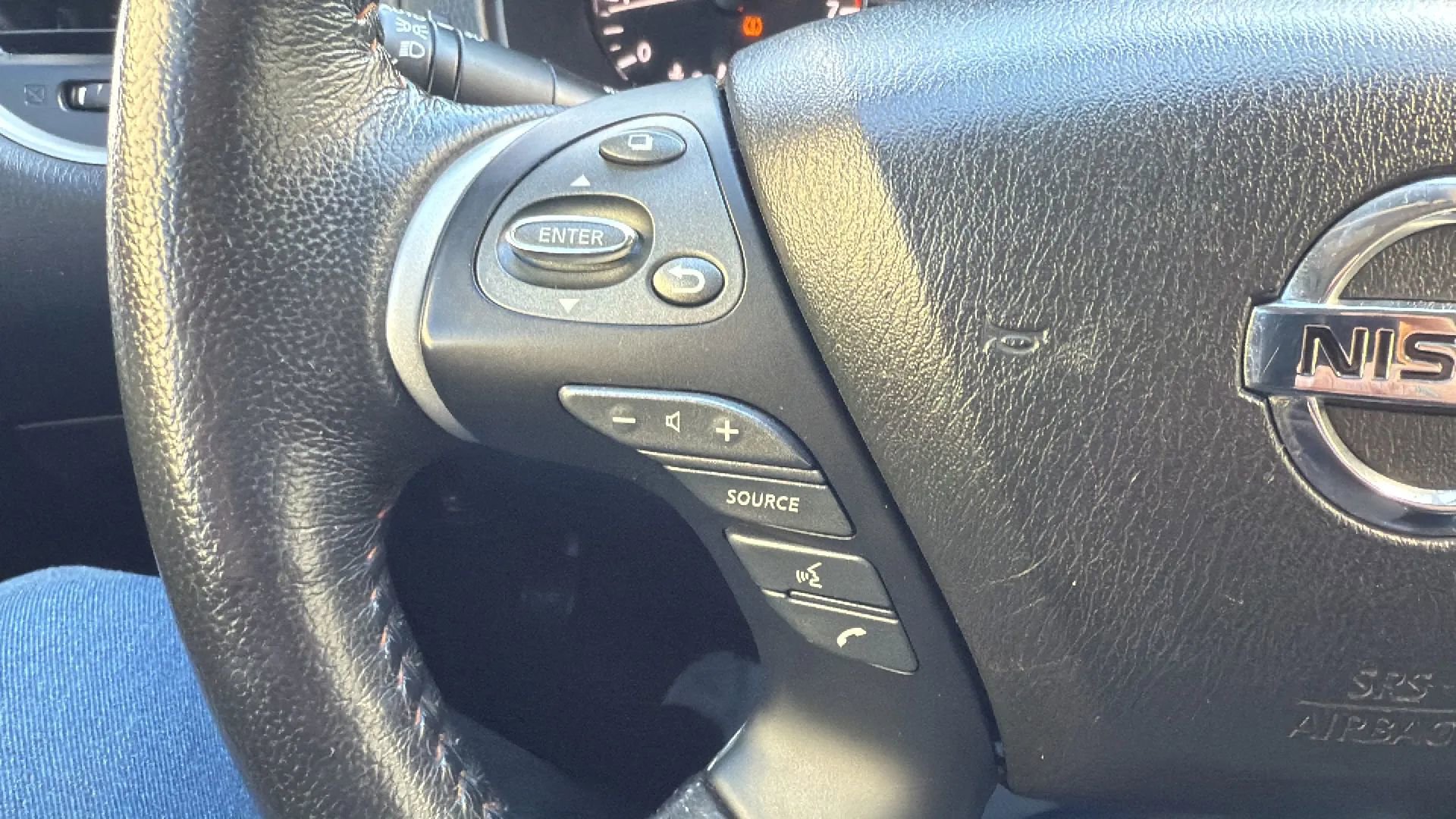 Used 2020 Nissan Pathfinder SL AWD/4WD image 12