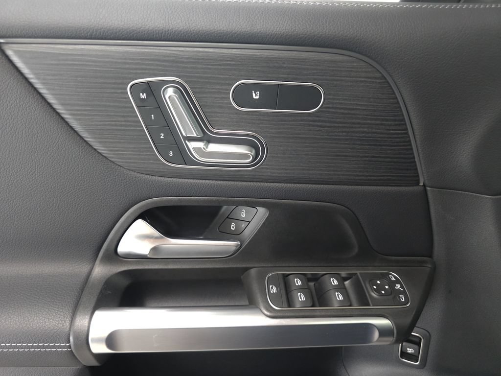 Certified 2026 Mercedes-Benz GLB 250 4MATIC image 6