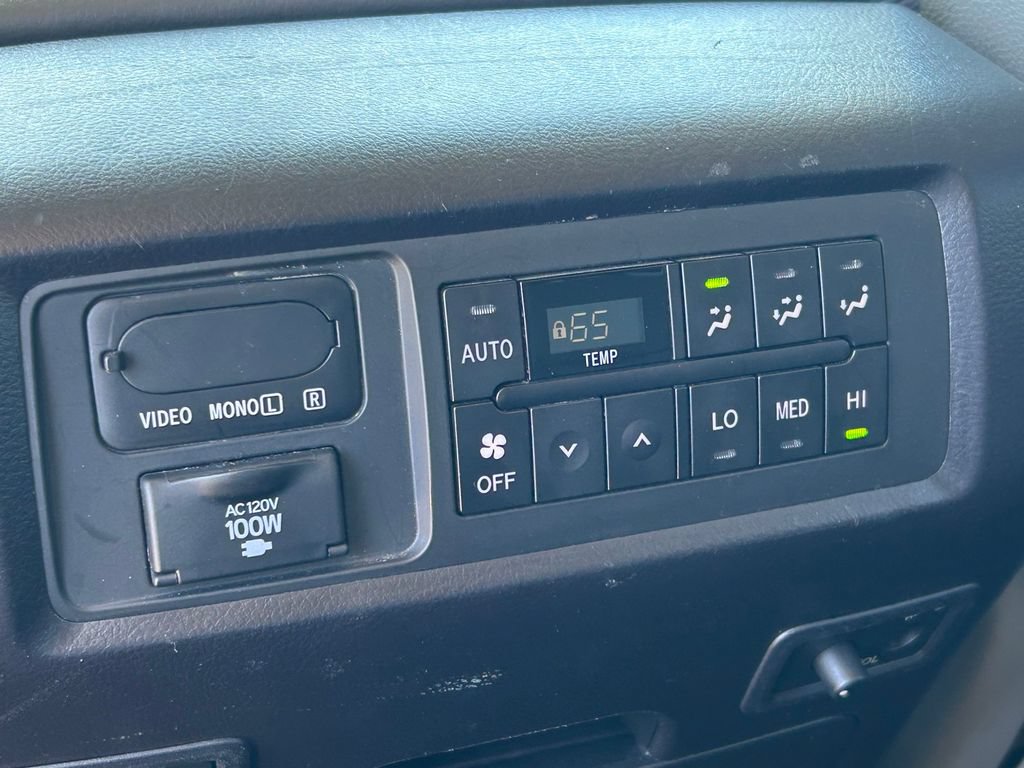 Used 2019 Toyota Sequoia Platinum RWD image 23